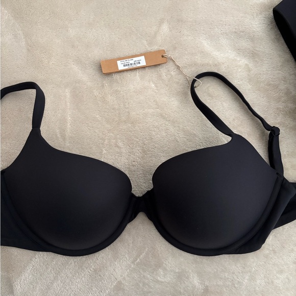 SKIMS Push Up Bra - Picture 1 of 3